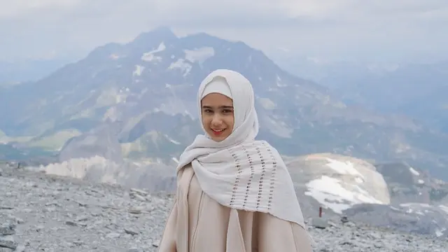 Tissa Biani berhijab