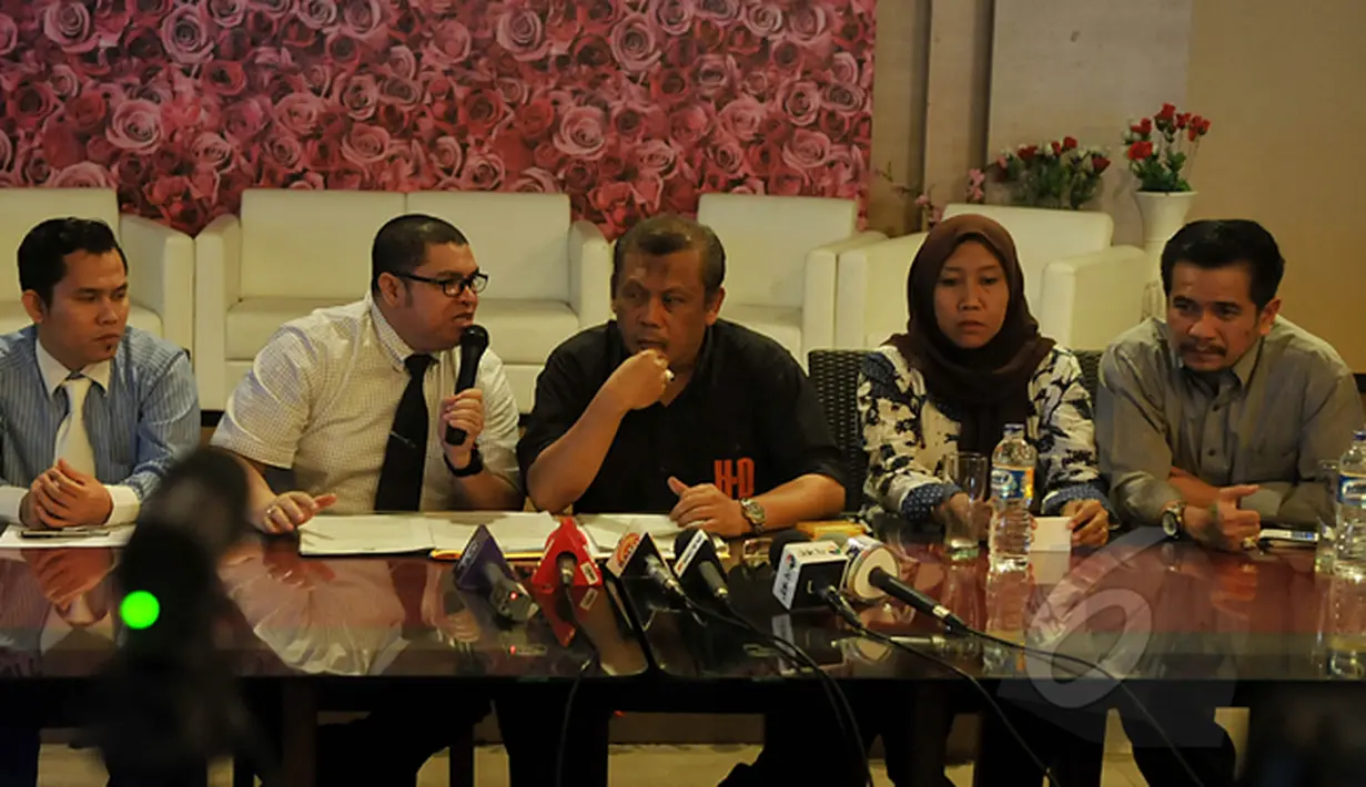 Tim kuasa hukum Sutan Bhatoegana menggelar konferensi pers terkait pengajuan Praperadilan terhadap KPK, Jakarta, Kamis (26/2/2015). Sutan memastikan akan mengajukan gugatan praperadilan terkait penetapan tersangkanya. (Liputan6.com/Johan Tallo)