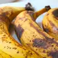 Siapa sangka, pisang matang dengan bintik cokelat atau hitam ternyata memiliki banyak manfaat. Apa saja?