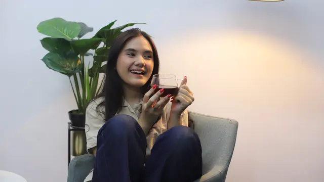 wanita november kesepian di usia dewasa