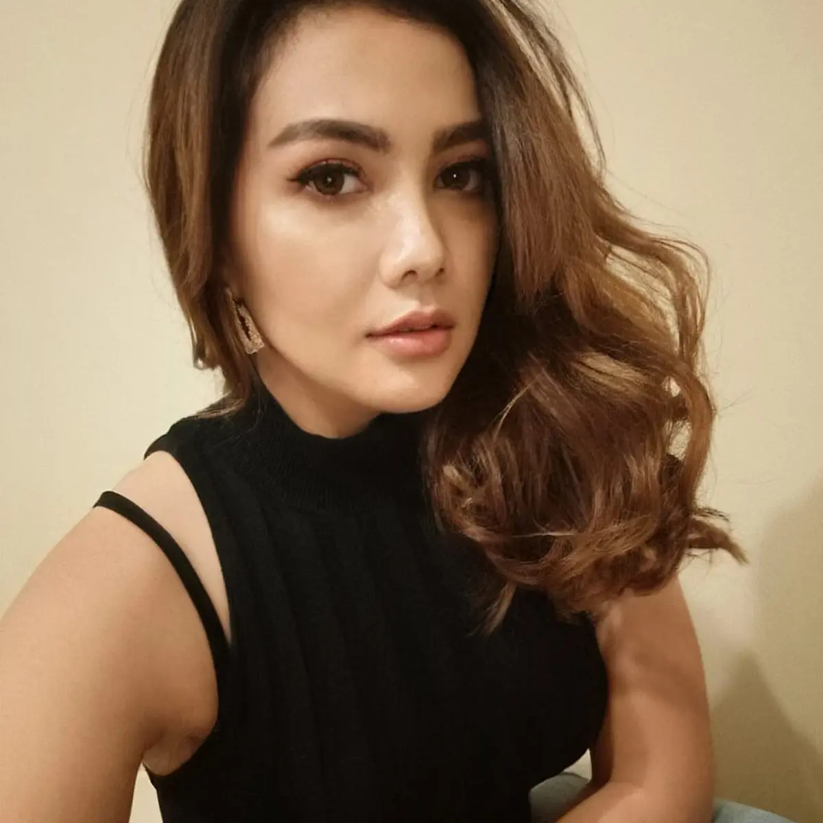 Ajeng Cikita dari Finalis Gadis Sampul Sampai Terjun Ke Dunia Entertainment  - ShowBiz Liputan6.com