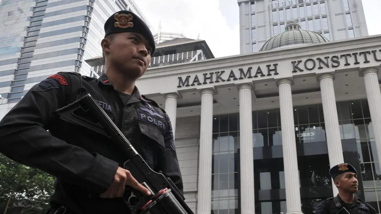 MK Tolak Permohonan Warga Tak Beragama Tercatat dalam KTP dan KK, Ini Alasannya
