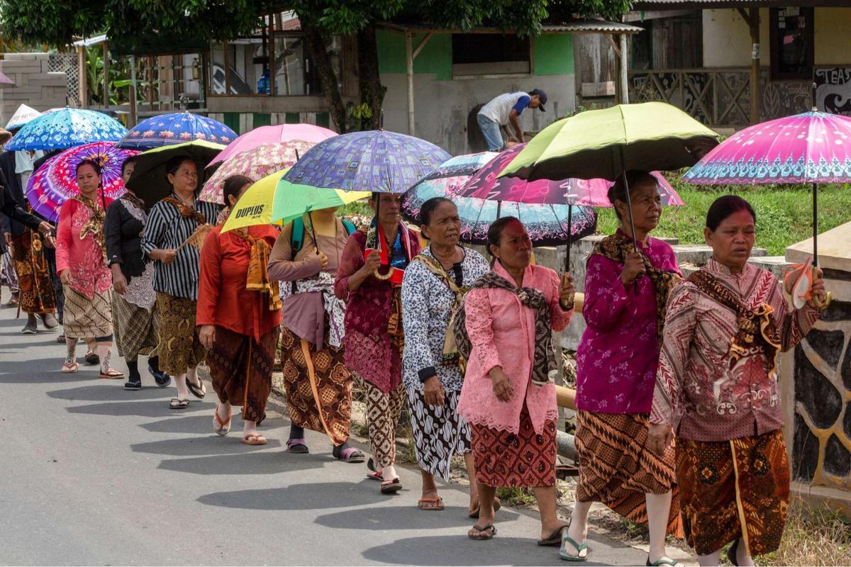 Masyarakat adat Bonokeling jalan kaki 40 km untuk ziarahi leluhur jelang Ramadan