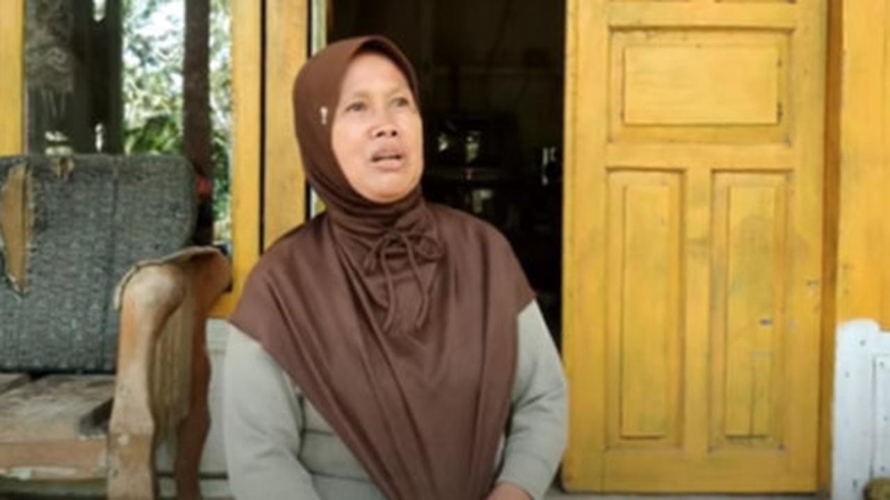 Demi Mengurus Sang Ibu, Artis Dangdut Legendaris Ini Memilih Tinggal di Tengah Hutan