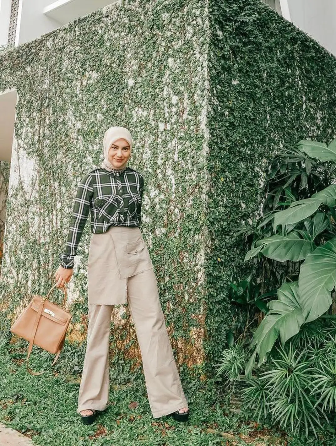 smart casual women's outfits hijab