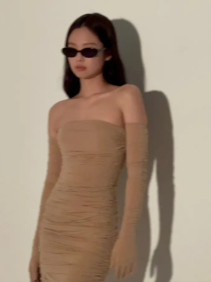 8 Gaya Slay Jennie BLACKPINK yang Penuh Damage Mencuri Perhatian di Charity W Korea