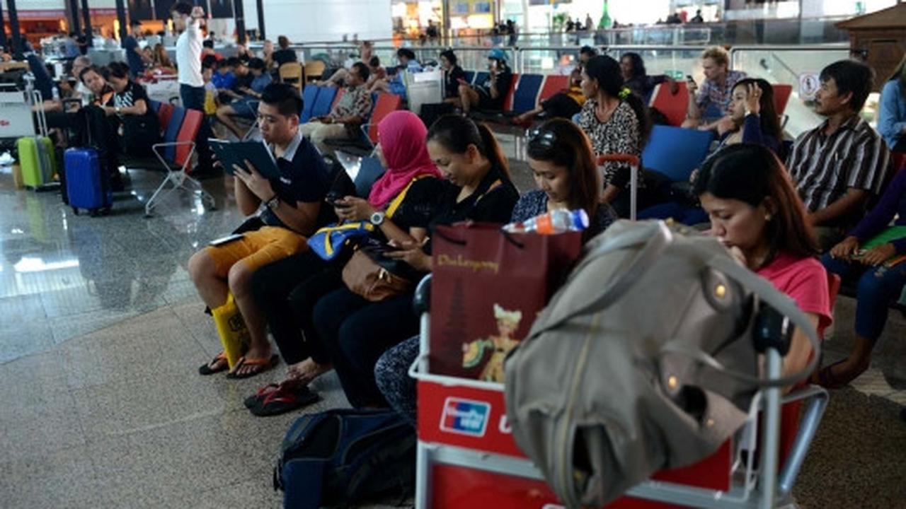 Keresahan ribuan wisatawan terlantar di Bandara Ngurah Rai