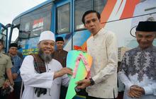 Tingkatkan Akses dan Keselamatan, Pemprov Bengkulu Serahkan Bantuan Bus Sekolah untuk Kaur