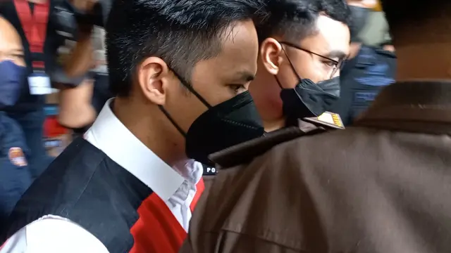 PN Jaksel pada hari ini, Selasa (18/10/2022) menggelar sidang perdana untuk membacakan dakwaan terhadap Richard Eliezer Pudihang Lumiu alias Bharada E terkait pembunuhan berencana Brigadir J.