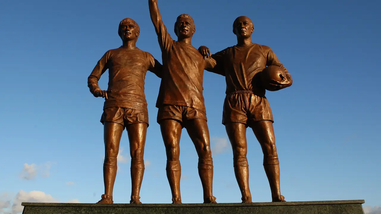 Patung Holy Trinity Manchester United