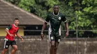 Christophe Nduwarugira Belajar Bahasa Indonesia demi Memperlancar Adaptasi di PSS