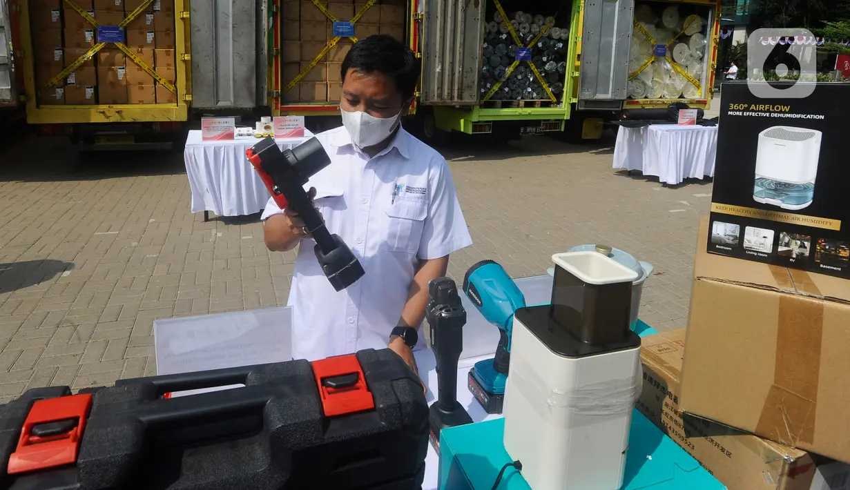 Selanjutnya produk panic presto elektrik dan mesin cuci mobil yang nilainya mencapai Rp15 miliar sendiri. (merdeka.com/Arie Basuki)