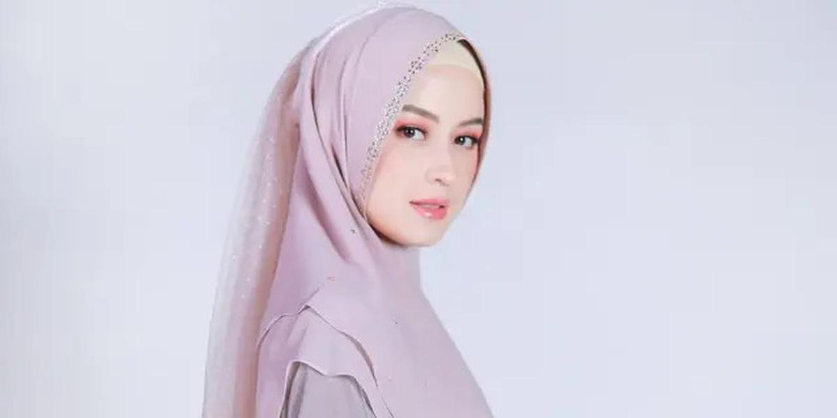6 Artis yang Sering Dikira Non Muslim Pakai Hijab, Alyssa Daguise Bikin Pangling