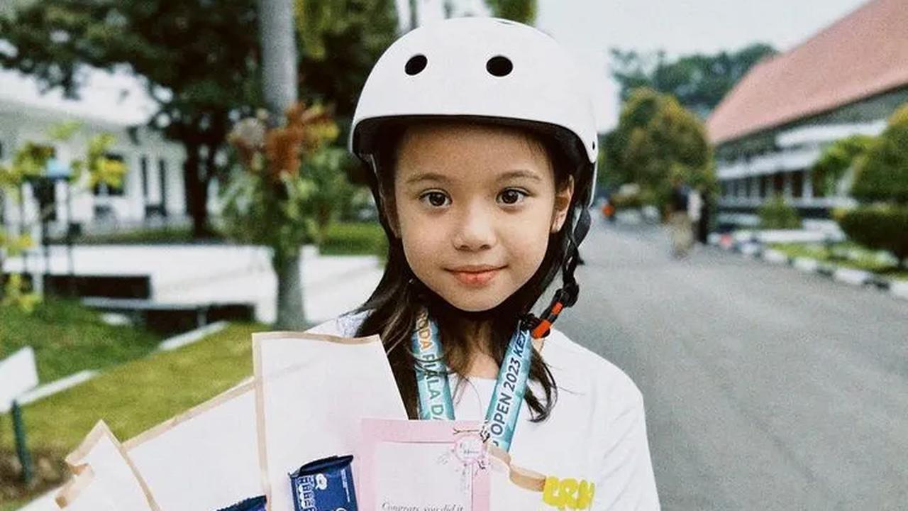 Postingan Gading Marten banyak mendapat komentar dari rekan artis. Mereka memuji aksi Gempi.<br>