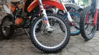 Motor trail pada dasarnya diproduksi untuk memenuhi kebutuhan off-road.