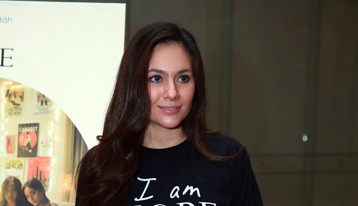 Wulan Guritno mengaku film ini bukanlah film yang berat untuk disaksikan, pasalnya ‘I am Hope’ sengaja dikemas dengan pendekatan yang muda dan segar. (Deki Prayoga/Bintang.com)