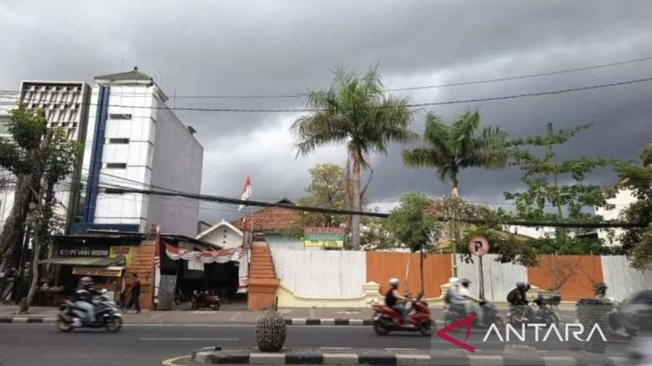 Waspada! BMKG Prediksi Cuaca Ekstrem di 32 Wilayah Jawa Timur Hingga Akhir Oktober 2025