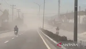 Kota Berastagi Berselimut Abu Sinabung