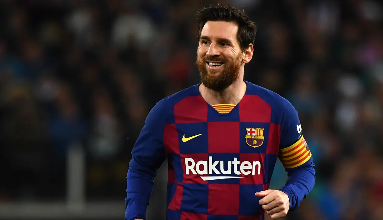 Lionel Messi saat pertandingan Barcelona melawan Real Madrid dalam laga Liga Spanyol di stadion Santiago Bernabeu pada 1 Maret 2020. (AFP/Gabriel Bouys)