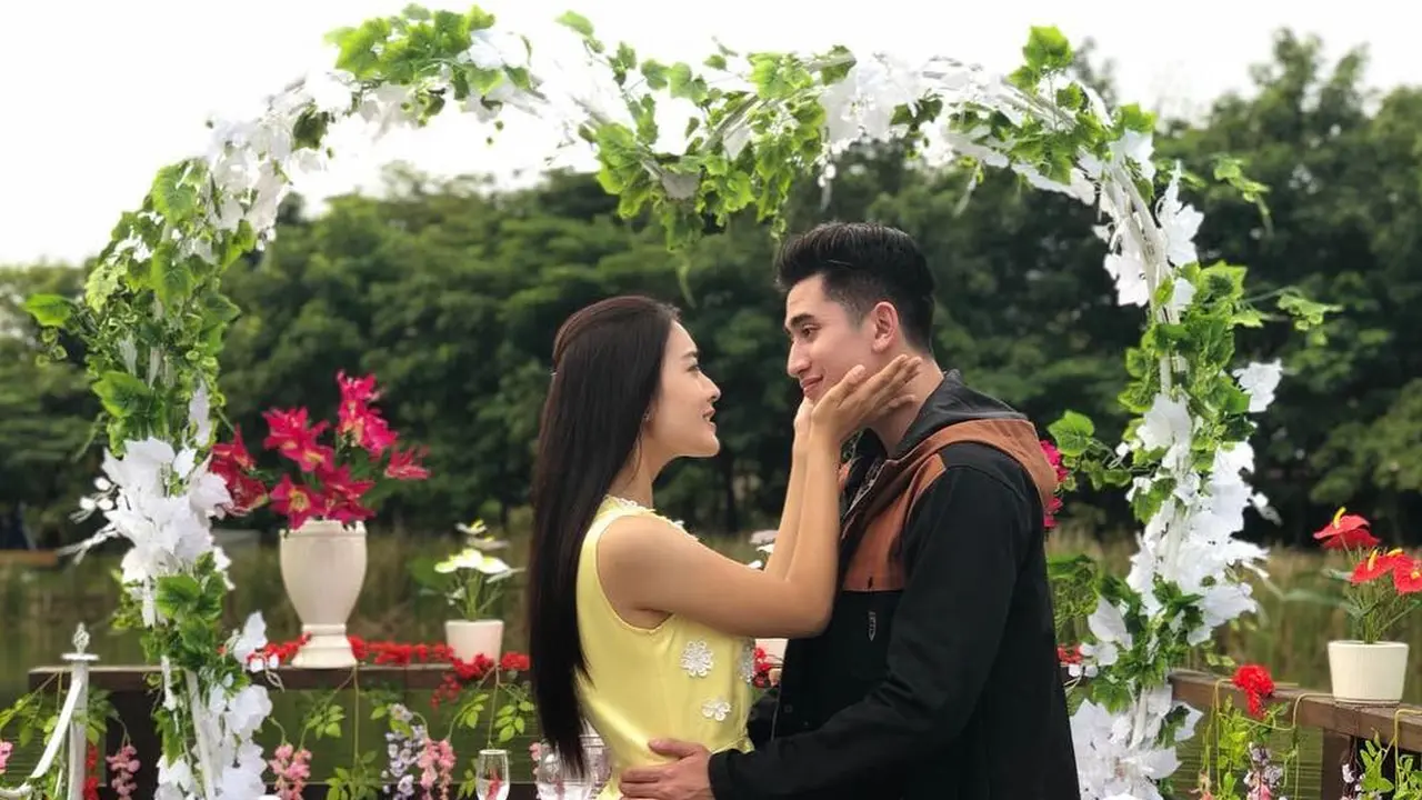 [Bintang] Verrell Bramasta dan Natasha Wilona