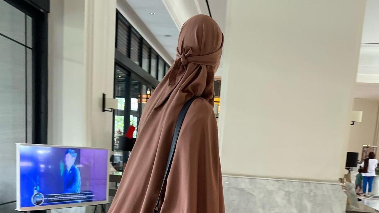 Ada juga yang mendoakan Paula Verhoeven istiqomah mengenakan hijab.<br>
