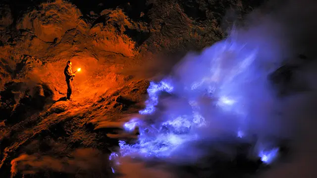 5 Gunung Indonesia yang Wajib Ditaklukkan