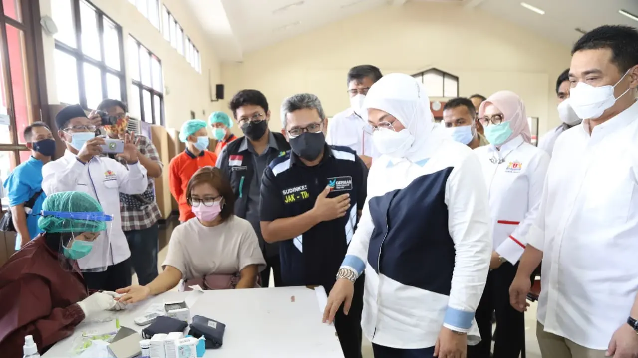 Kemnaker Adakan Kembali Vaksinasi COVID-19 Bagi Seribu Pekerja dan Buruh
