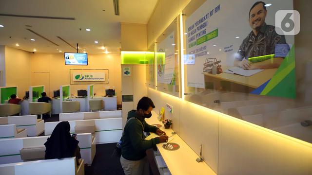 FOTO: Pencairan JHT Sebelum Aturan Baru Diberlakukan