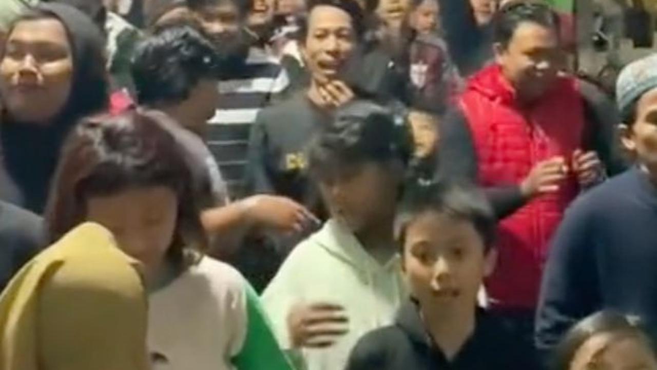 Viral Tradisi Patroli Ramadan di Malang, Rombongan Warga Bangunkan Sahur
