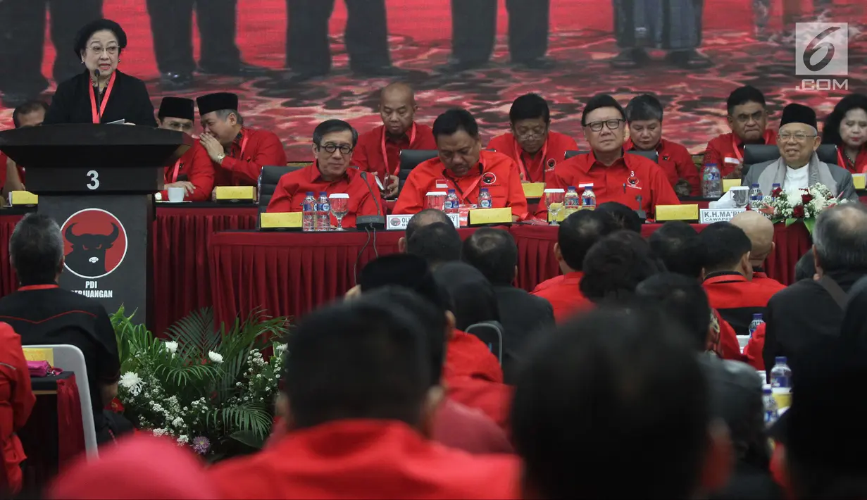 Ketua Umum PDI Perjuangan Megawati Soekarnoputri saat membuka rapat koordinasi nasional (Rakornas) PDIP di Kantor DPP PDIP, Jakarta, Sabtu (1/9). Rakornas membahas pemenangan Pilpres 2019. (Liputan6.com/Herman Zakharia)