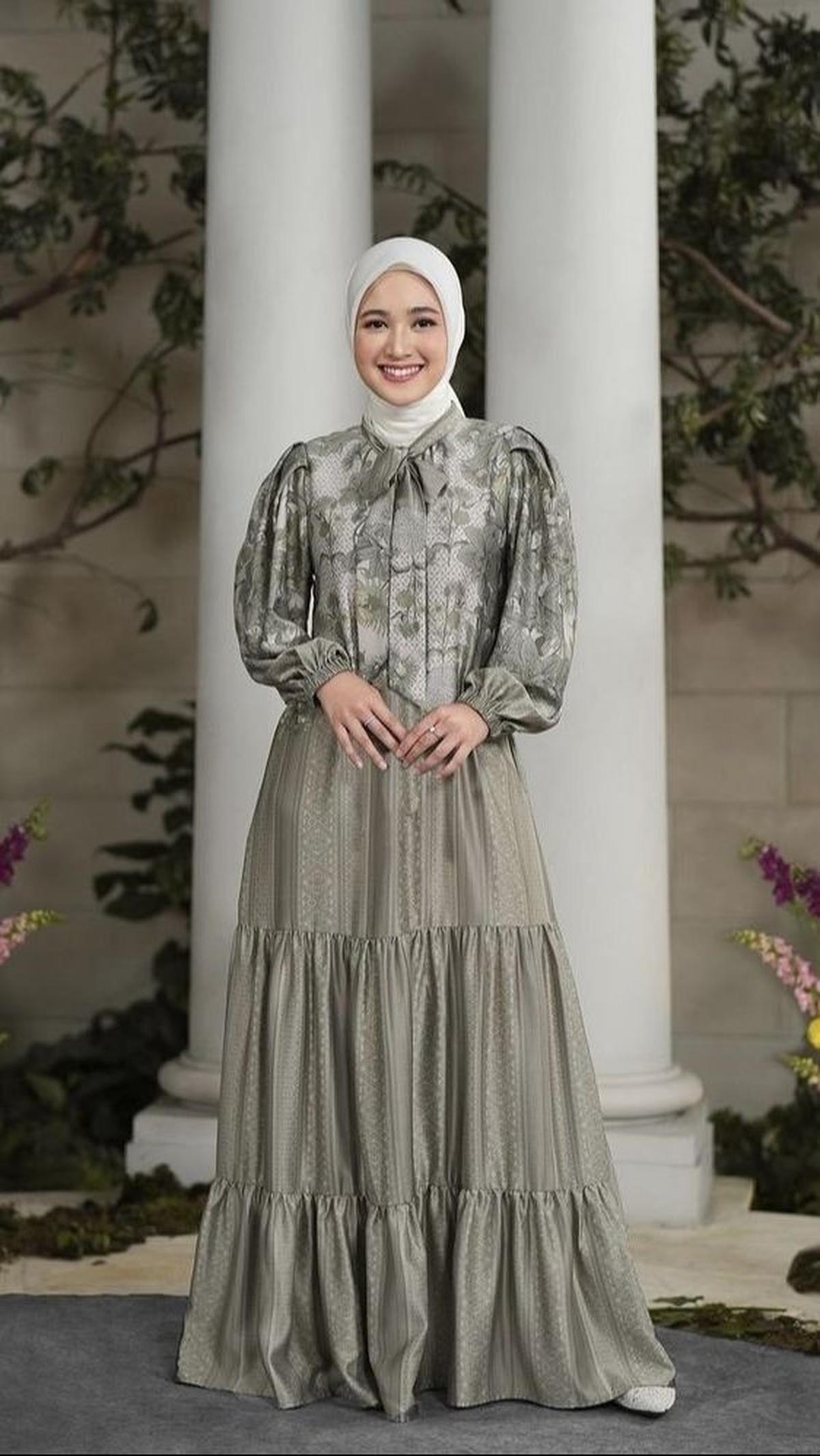 Pakaian dengan Motif Bunga dan Warna Pastel yang Lembut