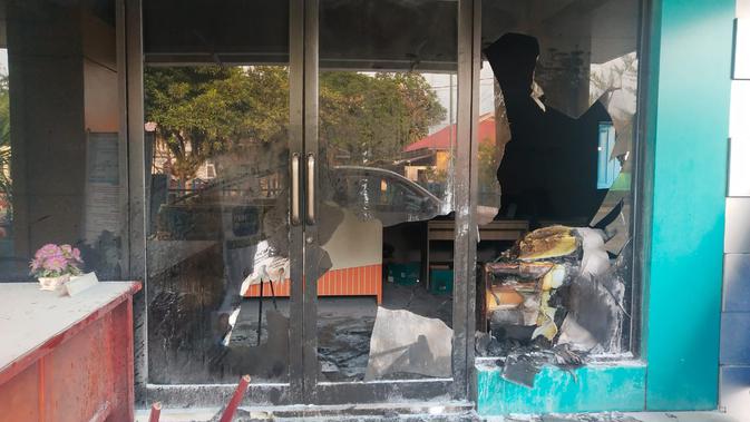 Serangan bom molotov di Kantor PLN ULP Kuala, Langkat, Sumut, dilaukan OTK