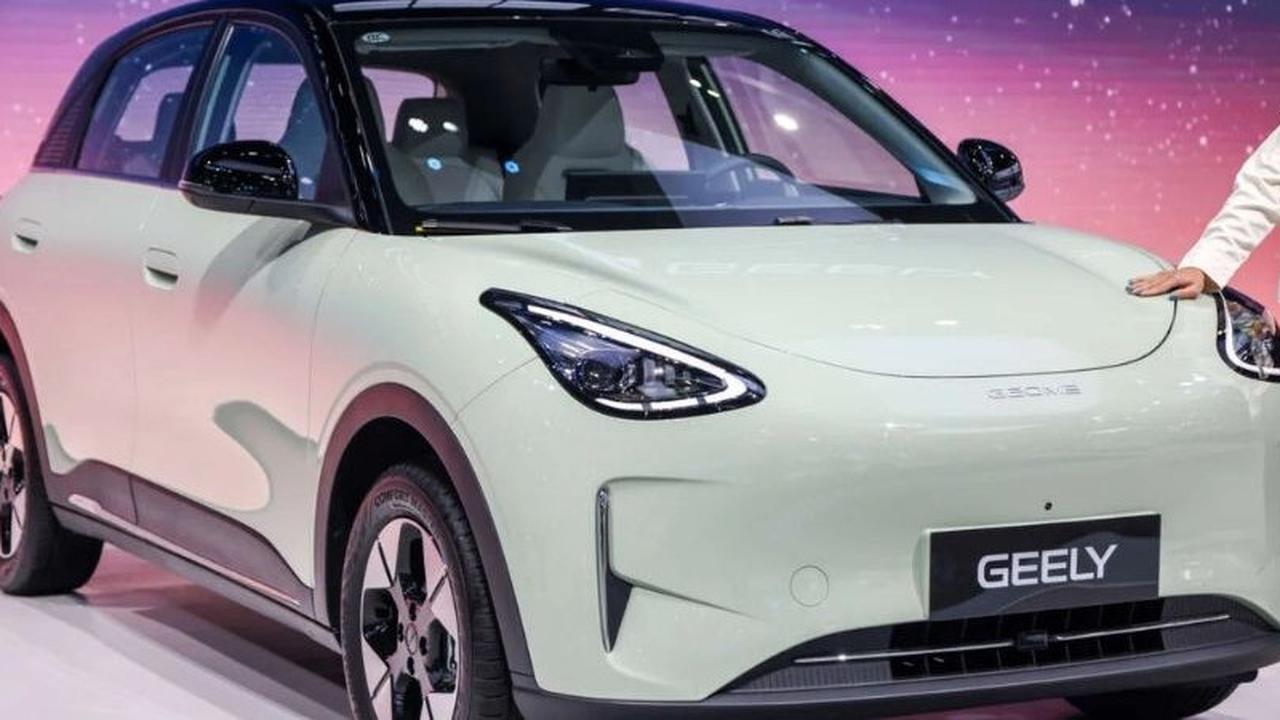 Tahun Ini, Geely Produksi Model Saingan BYD Dolphin