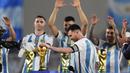 Argentina bahkan sempat sangat dekat melakukan perayaan lebih awal pada Piala Dunia 2014. Sayangnya, Messi dkk hanya keluar sebagai runner-up setelah kalah 0-1 dari Jerman di partai final. Argentina menunggu teramat lama untuk bisa melakukan prosesi kemenangan tersebut. Terakhir kali Argentina keluar sebagai juara Piala Dunia terjadi pada edisi 1986. (AP Photo/Natacha Pisarenko)