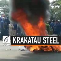 Ribuan karyawan outsourcing PT Krakatau Steel berdemo memprotes PHK sepihak yang dilakukan perusahaan. Sejak bulan Juni 2019 perusahaan memutus kontrak para karyawan dengan alasan tengah melakukan restrukturisasi