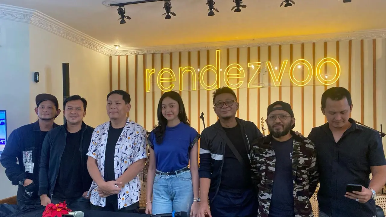 Andika Naliputra kembali ke panggung musik dengan membentuk band baru bernama Think A Belle.