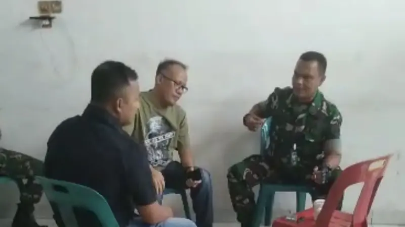 Viral video prajurit TNI mendatangi kantor Polrestabes Medan untuk mengintervensi kasus hukum yang ditangani polisi. (Liputan6.com/Nanda Perdana Putra)