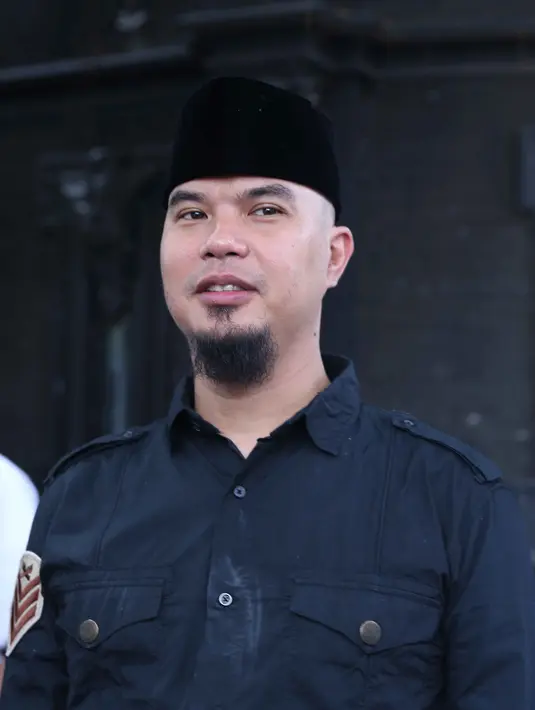 Suami Mulan Jameela ini menerangkan beberapa koleksinya. (Nurwahyunan/Bintang.com)