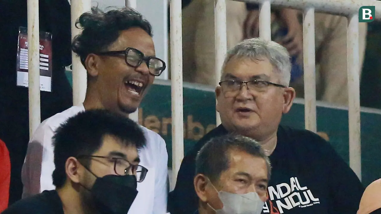 Foto: Momen Bung Ferry dan Herru Joko Satu Tribun Dukung Timnas Indonesia, Penyejuk Jelang Laga Persib Vs Persija di BRI Liga 1
