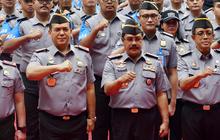 VIDEO: Momen Menteri Agus Duduk Lesehan Bersama Napi Binaan Lapas Cipinang