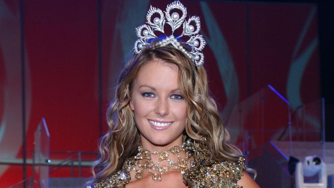 10.  Jennifer Hawkins (2004)