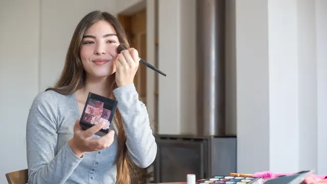 Tips makeup untuk apple cheeks