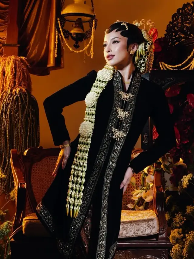 Jennifer Coppen saat Potret Prewedding Adat Jawa. [@jennifercoppenreal20]