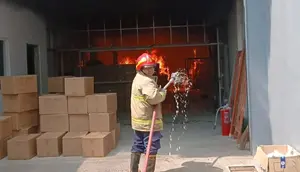 Gudang Power Bank di Tangsel Dilalap Api, Penyebab Masih Dicari