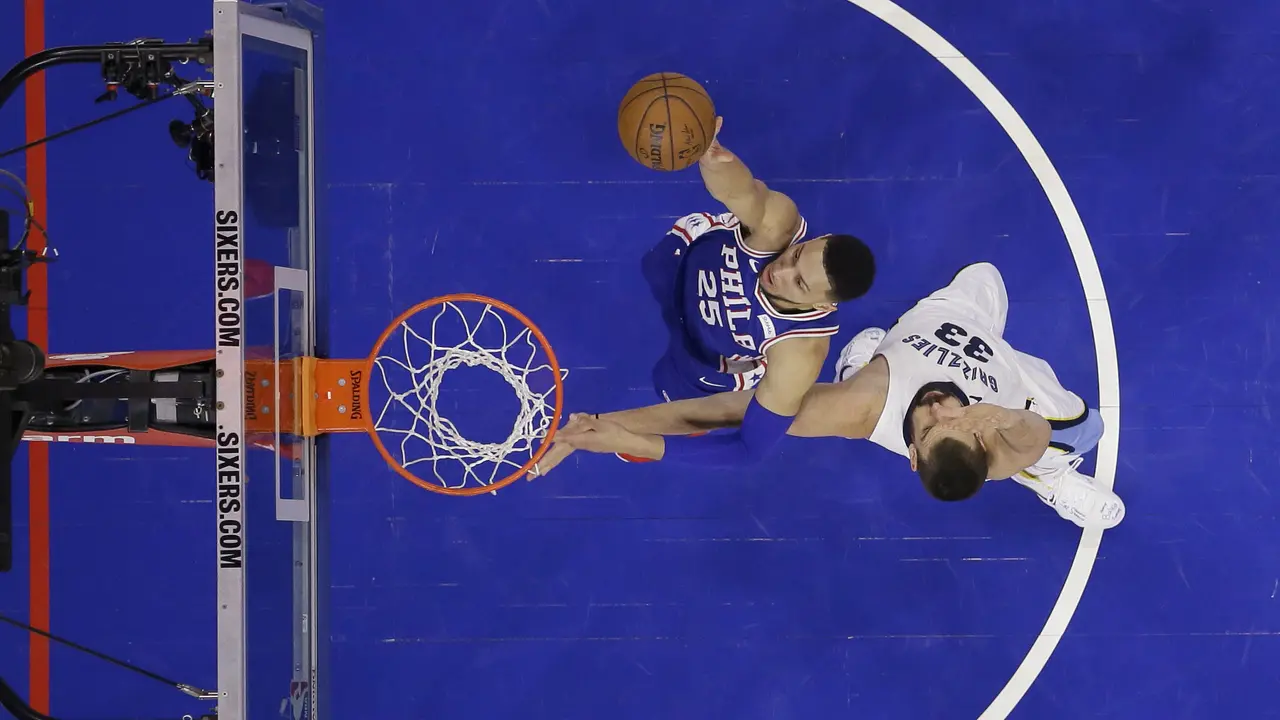 Aksi Ben Simmons saat Sixers Hajar Grizzlies