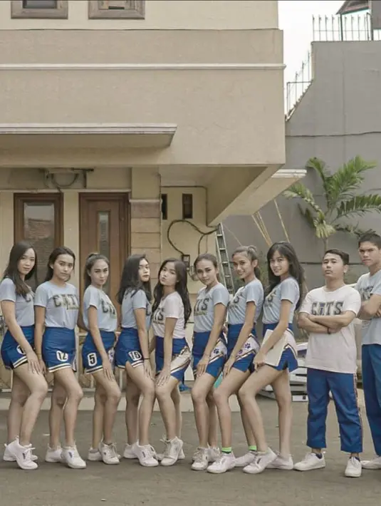 Tak sedikit dari mereka meminta Fuji untuk memanjangkan rambutnya seperti dulu.[Instagram/fuji_an]