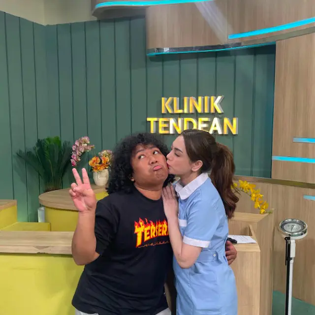 5 Potret Kedekatan Marshel Widianto dengan Celine Evangelista