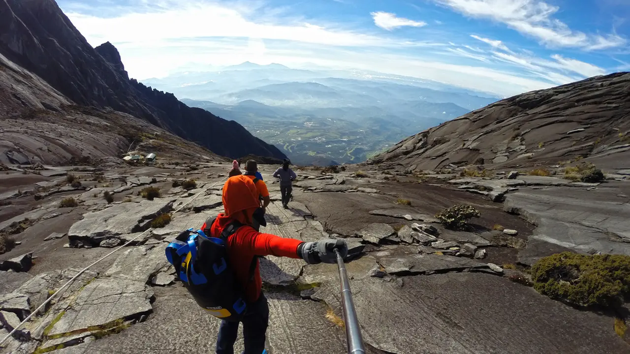 Gunung Raung, Menjajal Jalur Puncak Paling Ektrem di Pulau Jawa
