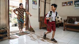 8 Kebiasaan yang Membuat Rumah Cepat Kotor, Ternyata Sering Tidak Disadari