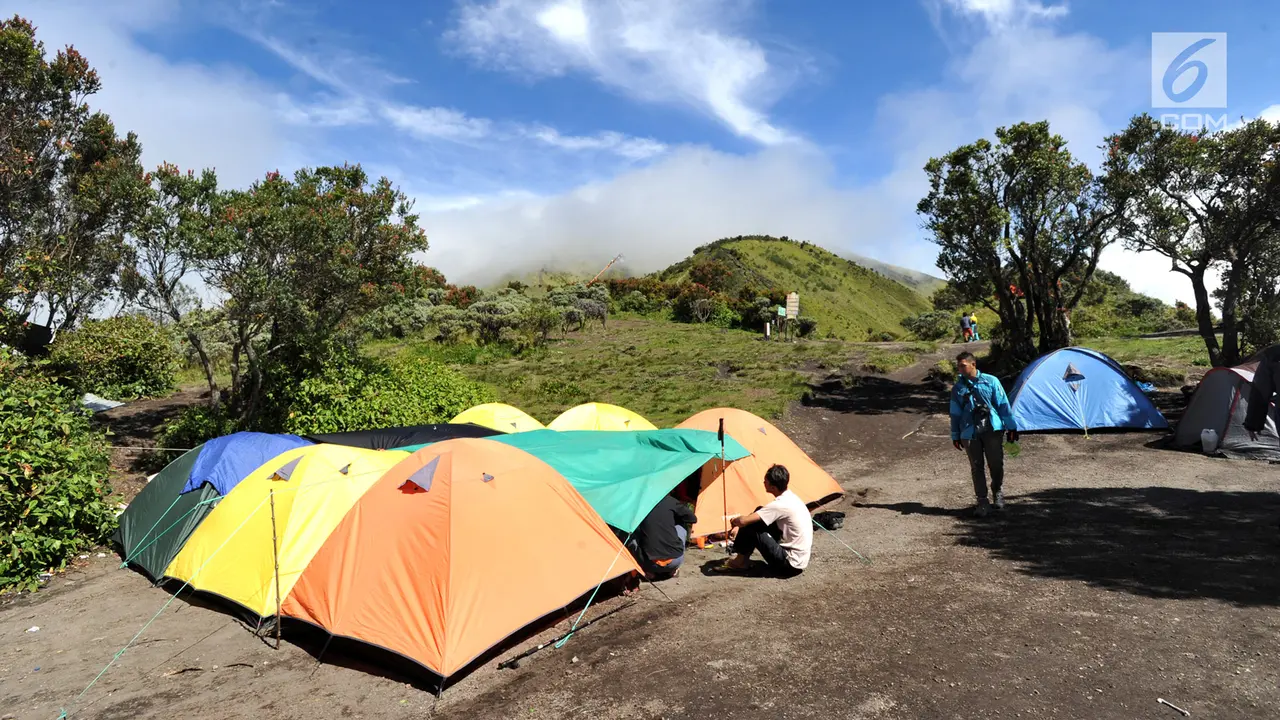 Libur Imlek Dimanfaatkan Warga Mendaki Merbabu